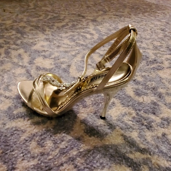 Shoes - Picture 2 of 2